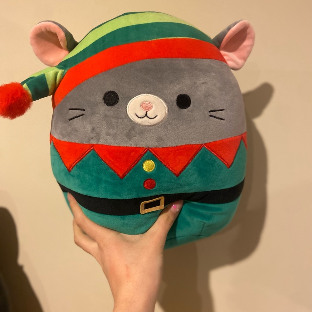 Misty the Christmas mouse 🐭❤️💚🤍